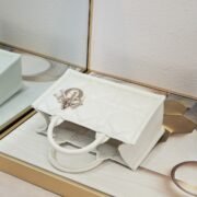 ⁦Dior Mini Book Tote Maria Grazia Chiuri design Shoulder Bag Handbag⁩ - الصورة ⁦5⁩