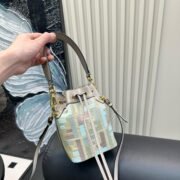 ⁦FENDI Fendi Iconic embossed FF pattern Bucket Bpattern Bucket Bag Shoulder Handbag  8BS093-AUPI-F1SKI⁩ - الصورة ⁦5⁩