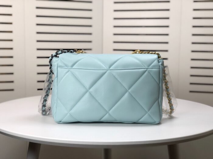 Chanel Lambskin Quilted Medium19 Flap Shoulder Bag Handbag - Image 3