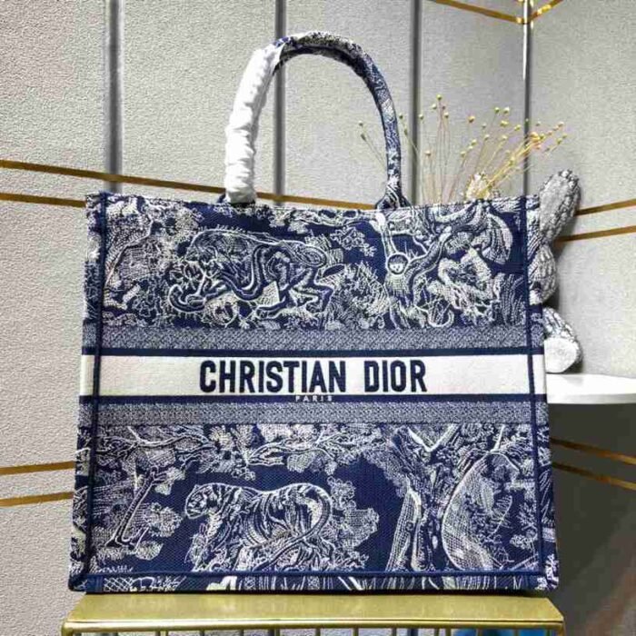 ⁦Dior Medium Book Tote Bag Handbag⁩ - الصورة ⁦4⁩
