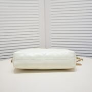 ⁦Chanel 22 Bag Pearl Bag Shoulder Bag Handbag⁩ - الصورة ⁦4⁩