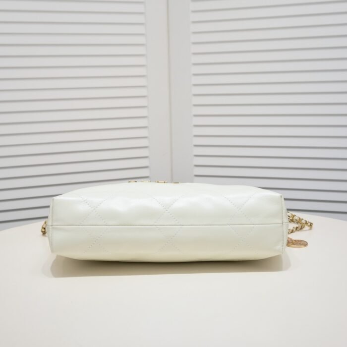 ⁦Chanel 22 Bag Pearl Bag Shoulder Bag Handbag⁩ - الصورة ⁦4⁩