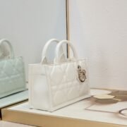 ⁦Dior Mini Book Tote Maria Grazia Chiuri design Shoulder Bag Handbag⁩ - الصورة ⁦3⁩