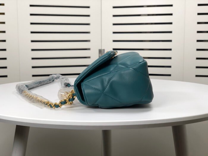Chanel Lambskin Quilted Small 19 Flap Shoulder Bag Handbag - Image 2