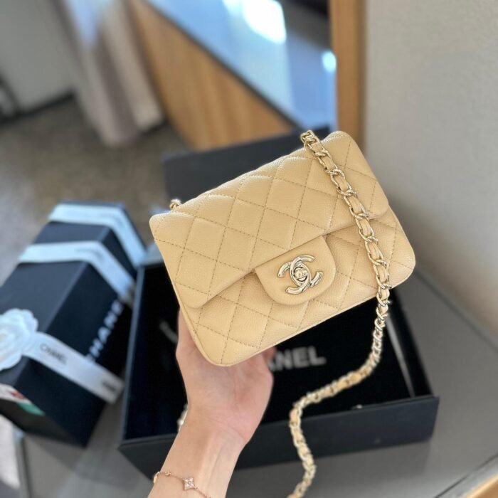 ⁦Chanel Flap Mini Bag in Square⁩ - الصورة ⁦6⁩
