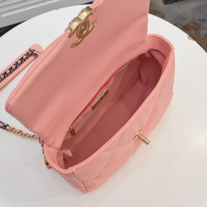 Chanel Lambskin Quilted Small 19 Flap Shoulder Bag Handbag - Image 8