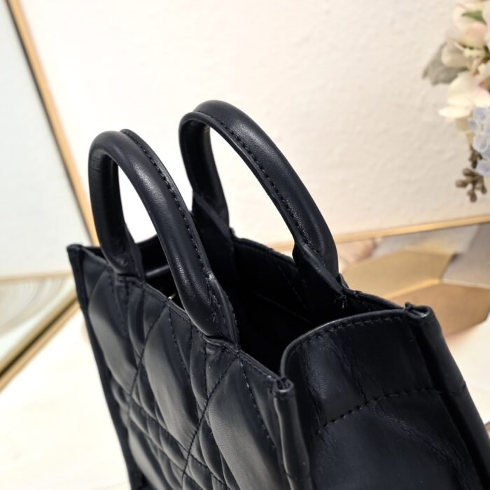 ⁦Mini Book Tote Maria Grazia Chiuri design Shoulder Bag Handbag⁩ - الصورة ⁦6⁩