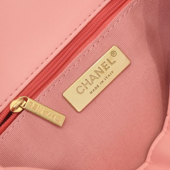 Chanel Lambskin Quilted Small 19 Flap Shoulder Bag Handbag - Image 9