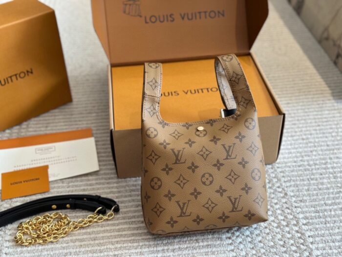 ⁦Louis Vuitton Mini Shoulder Bag Handbag⁩ - الصورة ⁦6⁩