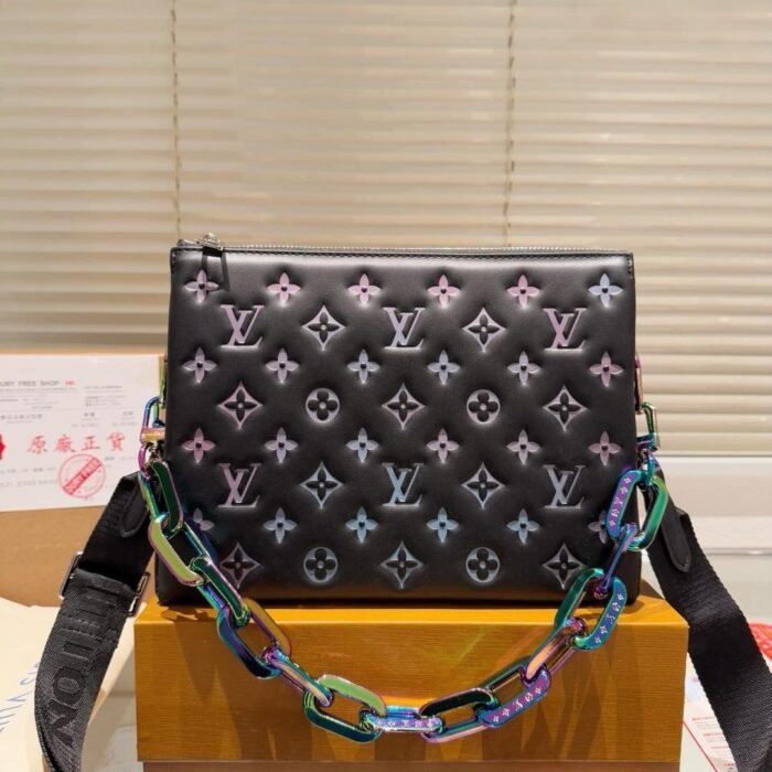 ⁦Louis Vuitton LV Coussin Small Shoulder Bag⁩ - الصورة ⁦16⁩