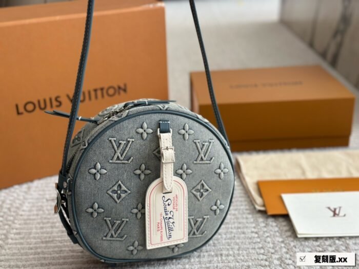 ⁦Louis Vuitton Denim Shoulder Bag Handbag⁩ - الصورة ⁦8⁩