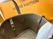 ⁦Louis Vuitton Neverfull BB Shoulder Bag Handbag⁩ - الصورة ⁦9⁩