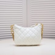 ⁦Chanel 23A Fringed Gold Chain Hobo Underarm Shoulder Bag Handbag⁩ - الصورة ⁦3⁩