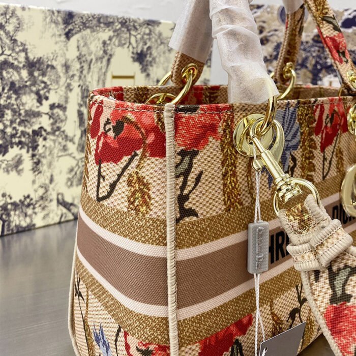 ⁦Dior The LADY D-LITE Bag⁩ - الصورة ⁦4⁩
