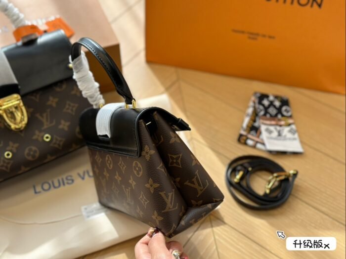 Louis Vuitton M43125 Shoulder Bag Handbag - Image 5