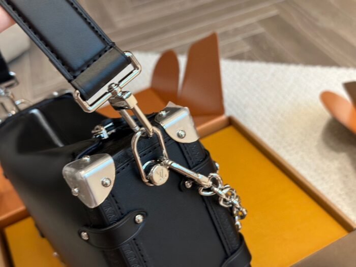 Louis Vuitton Soft Trunk Shoulder Bag Handbag - Image 7