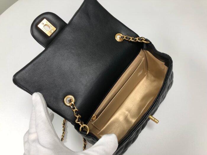 ⁦Chanel Cross Body Metal Ball Chain Shoulder Bag Handbag⁩ - الصورة ⁦9⁩