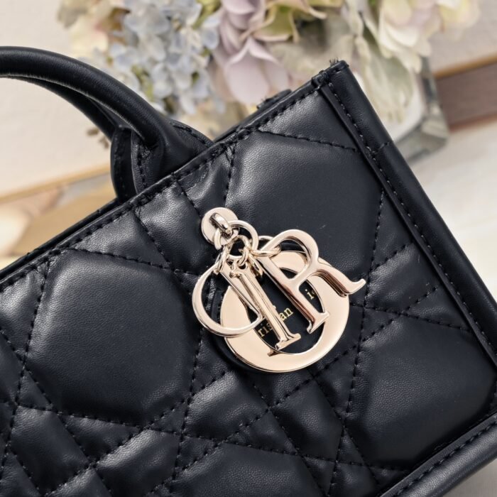 ⁦Mini Book Tote Maria Grazia Chiuri design Shoulder Bag Handbag⁩ - الصورة ⁦2⁩