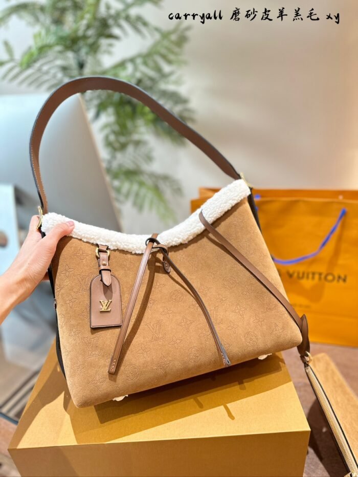 ⁦Louis Vuitton Carryall Shoulder Bag Handbag⁩ - الصورة ⁦2⁩