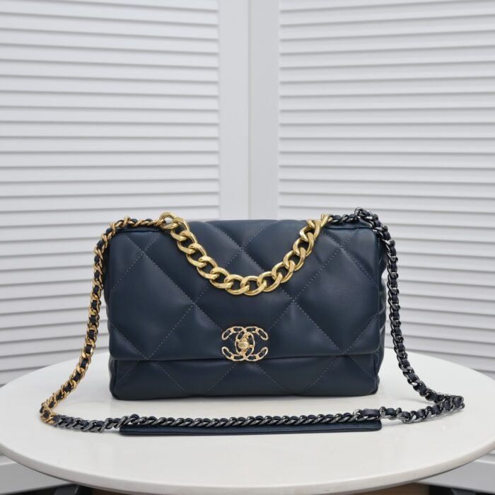 ⁦Chanel Lambskin Quilted Medium19 Flap Shoulder Bag Handbag⁩ - الصورة ⁦1⁩