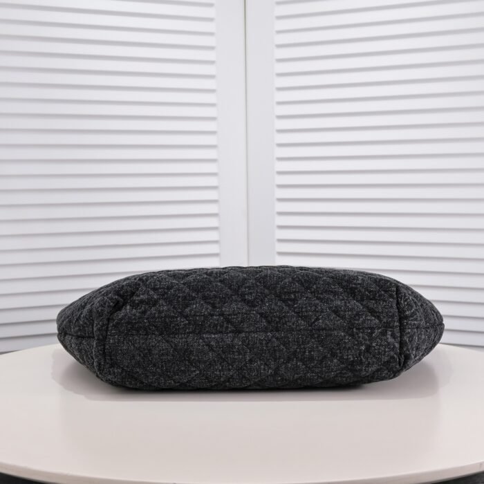 ⁦Saint Laurent YSL Icar Maxi Shopping Bag In Quilted  Shoulder Bag Handbag⁩ - الصورة ⁦4⁩