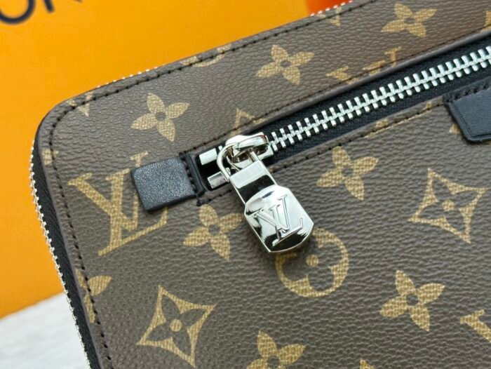 ⁦Louis Vuitton Pochette Jour Monogram Eclipse M82080 Clutch Bag Handbag⁩ - الصورة ⁦6⁩