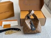 ⁦Louis Vuitton Mini Shoulder Bag Handbag⁩ - الصورة ⁦2⁩