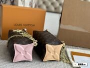 ⁦Louis Vuitton bloom pouch Shoulder Bag Handbag⁩ - الصورة ⁦5⁩