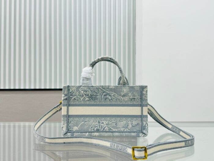 ⁦Dior Book Tote Mini Grey Tiger Embroider Shoulder Bag Handbag⁩ - الصورة ⁦4⁩