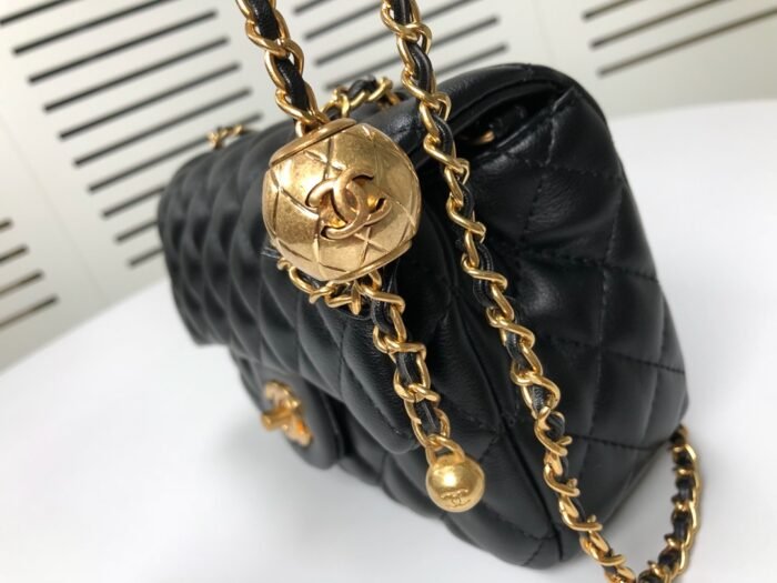⁦Chanel Cross Body Metal Ball Chain Shoulder Bag Handbag⁩ - الصورة ⁦6⁩