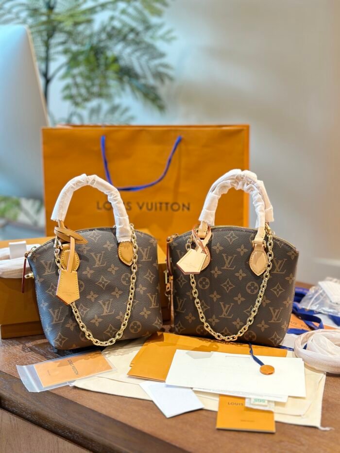 ⁦Louis Vuitton Shoulder Bag Handbag⁩ - الصورة ⁦1⁩