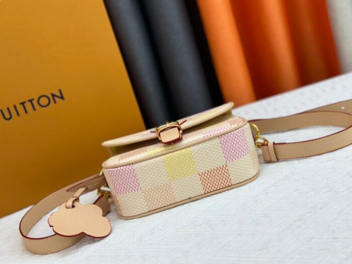 Louis Vuitton Montsouris Small Messenger Bag M40665 Shoulder Bag Handbag - Image 5