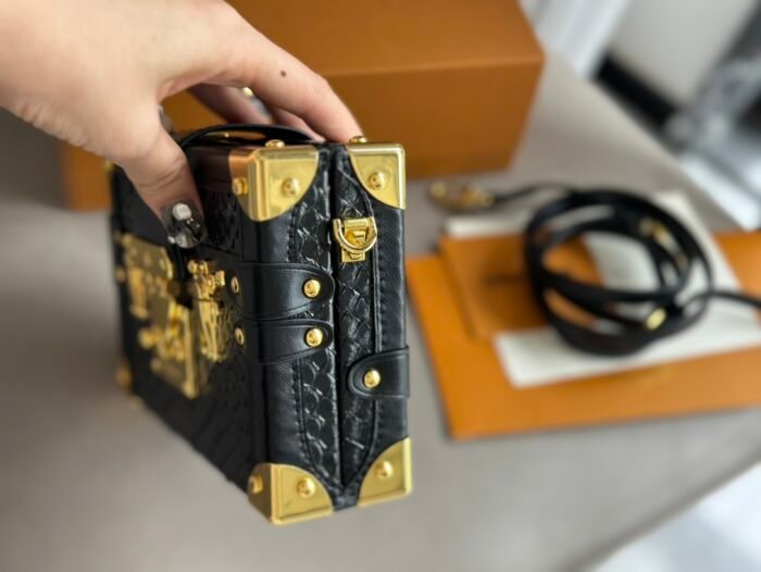 ⁦Louis Vuitton Trunk Shoulder Bag Handbag⁩ - الصورة ⁦4⁩