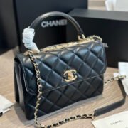 ⁦Chanel   Trendy CC Relief Handle Bag⁩ - الصورة ⁦3⁩