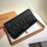 ⁦Miumiu Matelassé Leather Card Bag⁩ - الصورة ⁦2⁩