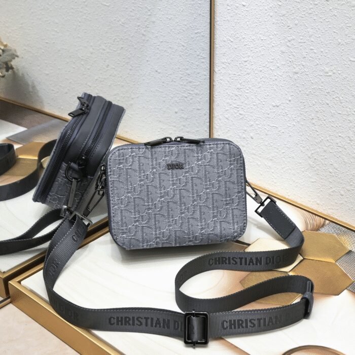 ⁦DIOR Oblique Classic Embroidery Crossbody Bag⁩ - الصورة ⁦8⁩