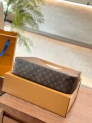 ⁦Louis Vuitton Slouchy MM M12098 Shoulder Handbag⁩ - الصورة ⁦3⁩