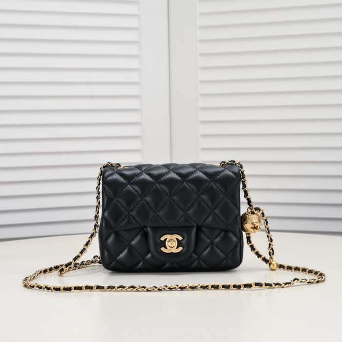 ⁦Chanel Cross Body Metal Ball Chain Shoulder Bag Handbag⁩ - الصورة ⁦1⁩