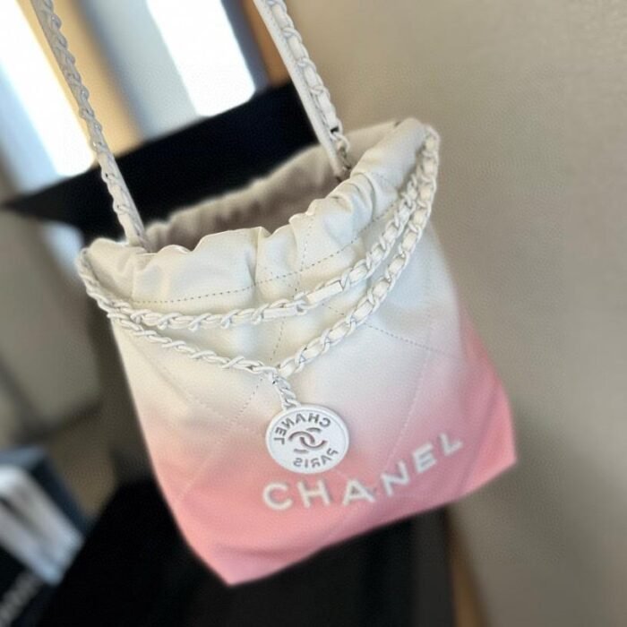 Chanel Patent Gradient Calfskin Mini Crossbody Shoulder Bag - Image 6