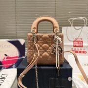 ⁦Dior Mini Lady Bag - Lacquered Calfskin⁩ - الصورة ⁦8⁩
