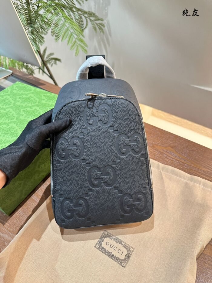 Gucci Cross Body Bag - Image 1