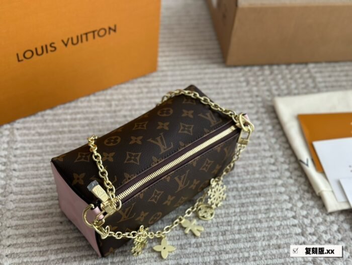 ⁦Louis Vuitton bloom pouch Shoulder Bag Handbag⁩ - الصورة ⁦6⁩