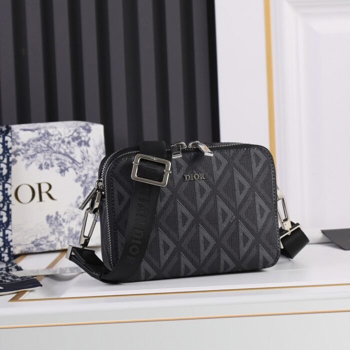 ⁦DIOR Oblique Classic Embroidery Crossbody Bag⁩ - الصورة ⁦6⁩