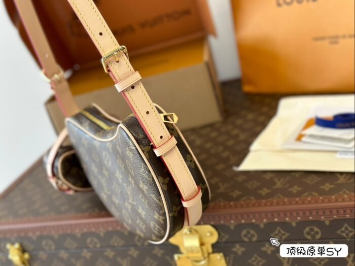 ⁦Louis Vuitton Shoulder Bag Handbag⁩ - الصورة ⁦4⁩
