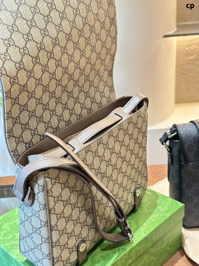Gucci Messenger Bag - Image 8