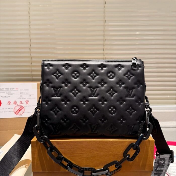 ⁦Louis Vuitton LV Coussin Small Shoulder Bag⁩ - الصورة ⁦9⁩