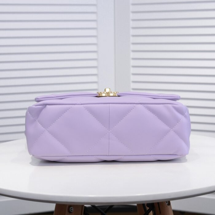 Chanel Lambskin Quilted Medium19 Flap Shoulder Bag Handbag - Image 4