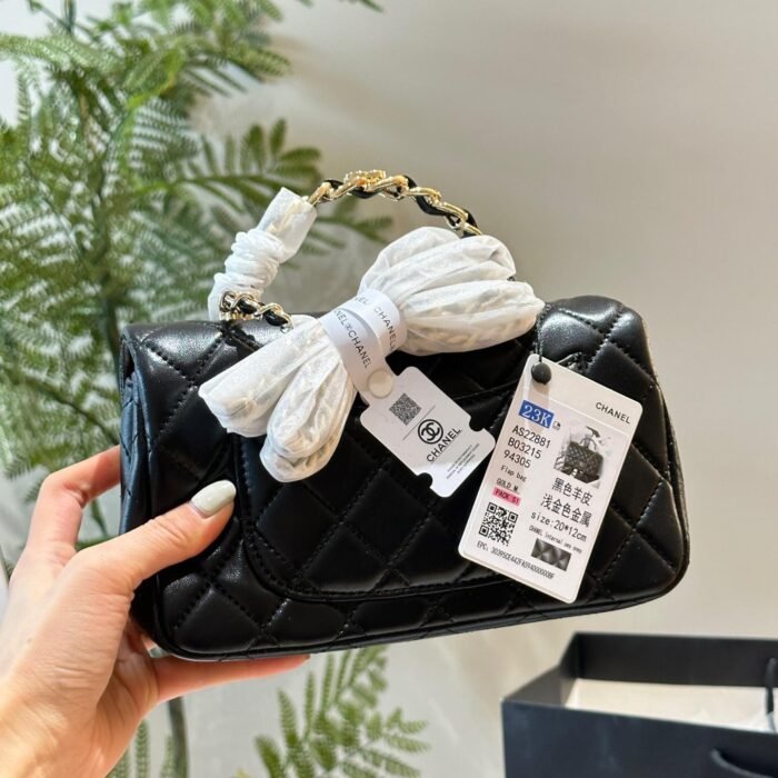 ⁦CHANEL HANDLE MINI CF Handbag⁩ - الصورة ⁦10⁩