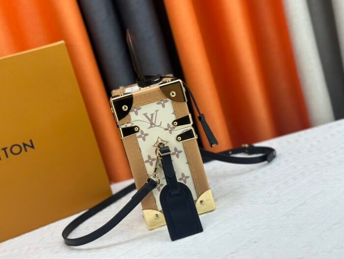 ⁦Louis Vuitton The Camera Box M10079 Shoulder Bag Handbag⁩ - الصورة ⁦3⁩