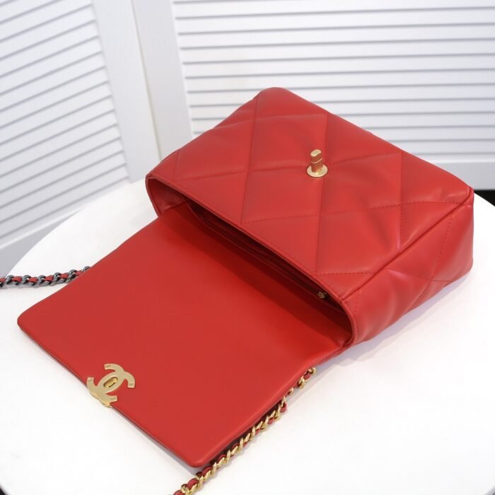 Chanel Lambskin Quilted Medium19 Flap Shoulder Bag Handbag - Image 8